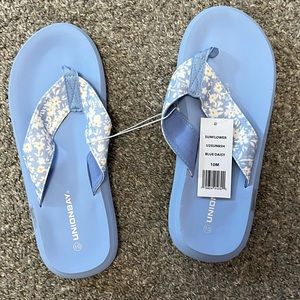 Union bay flowered flip flops.